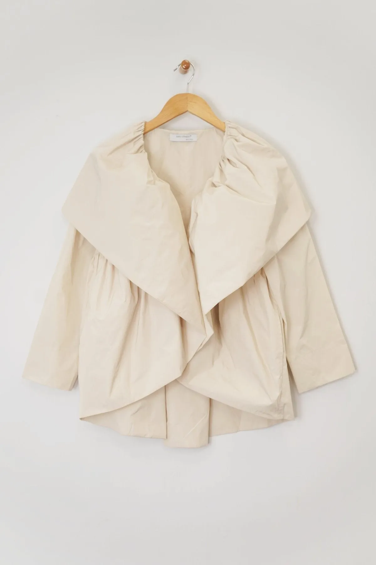 29" Open Ruffle Collar Jacket