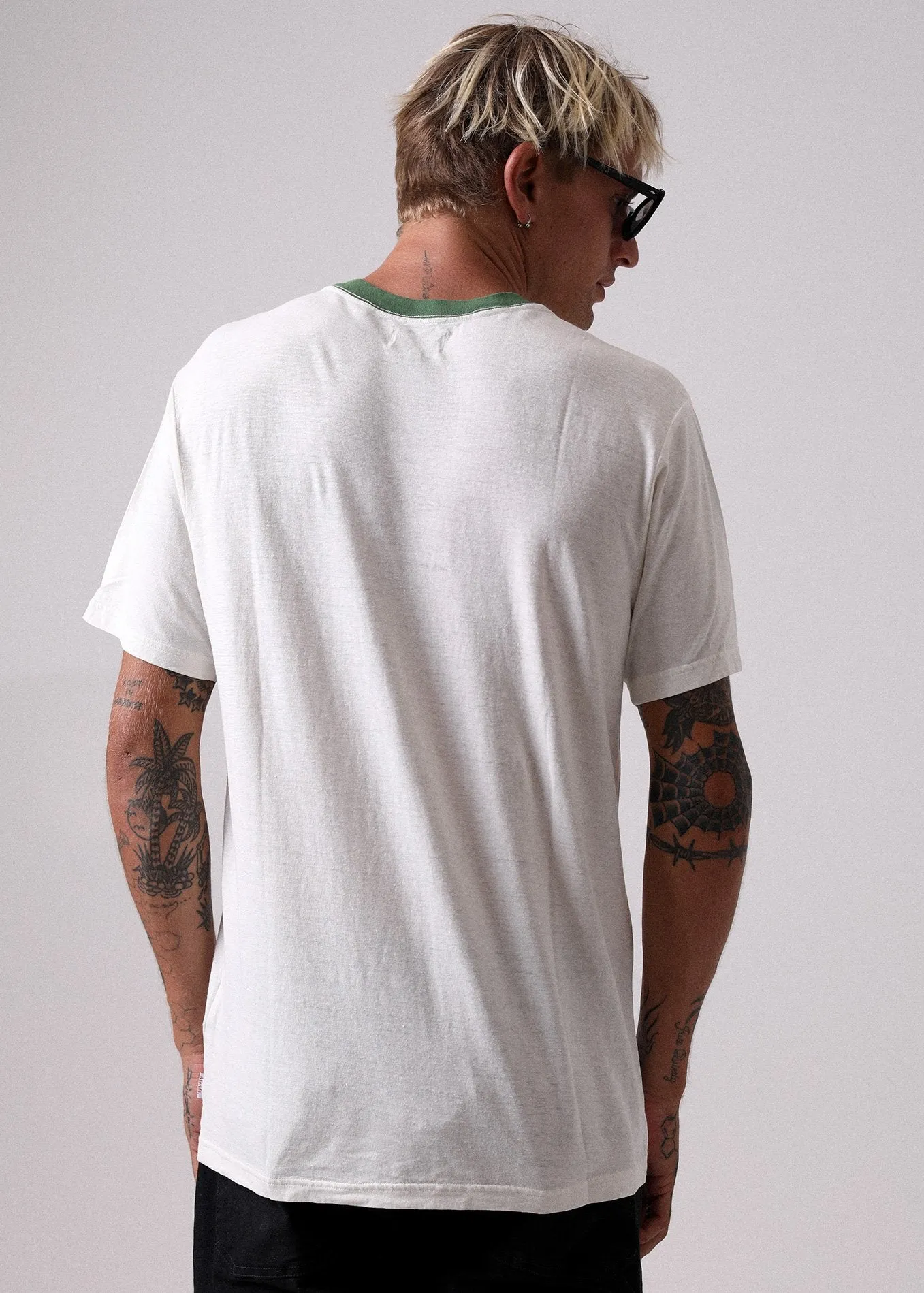 Afends Mens No Worries - Hemp Retro Fit Tee