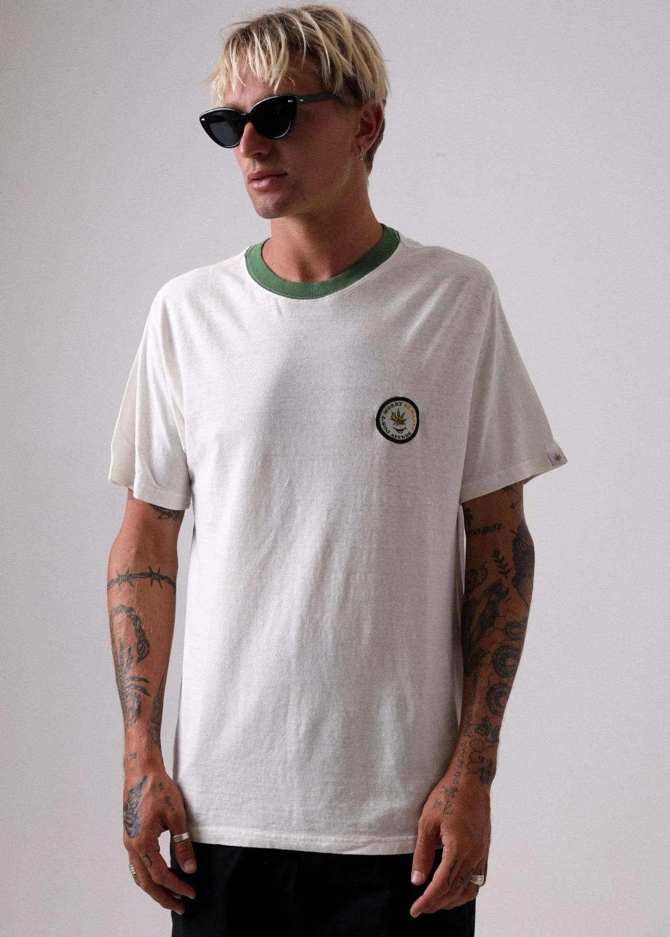 Afends Mens No Worries - Hemp Retro Fit Tee