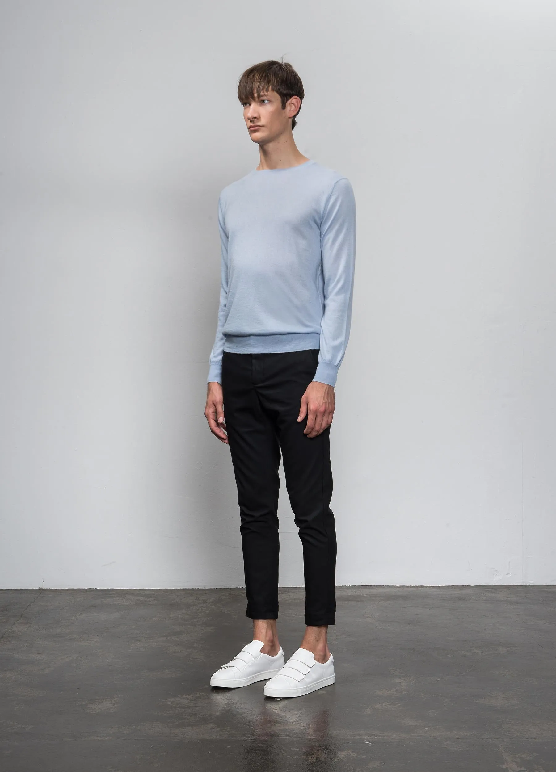 Men Lightweight Crew Neck_Whisper