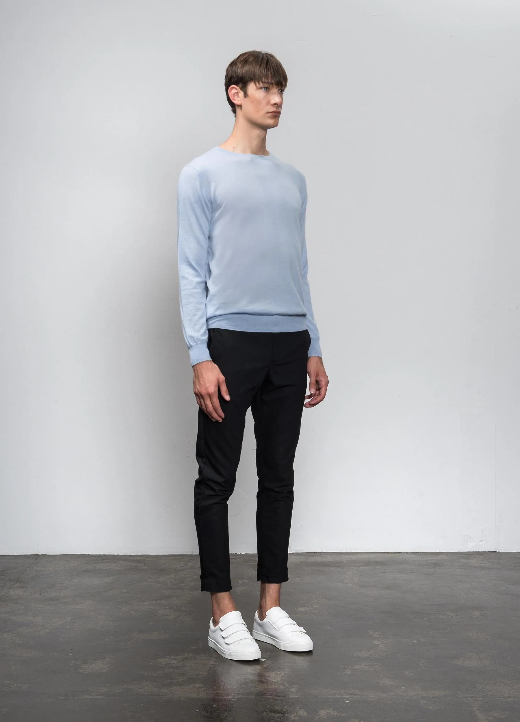 Men Lightweight Crew Neck_Whisper