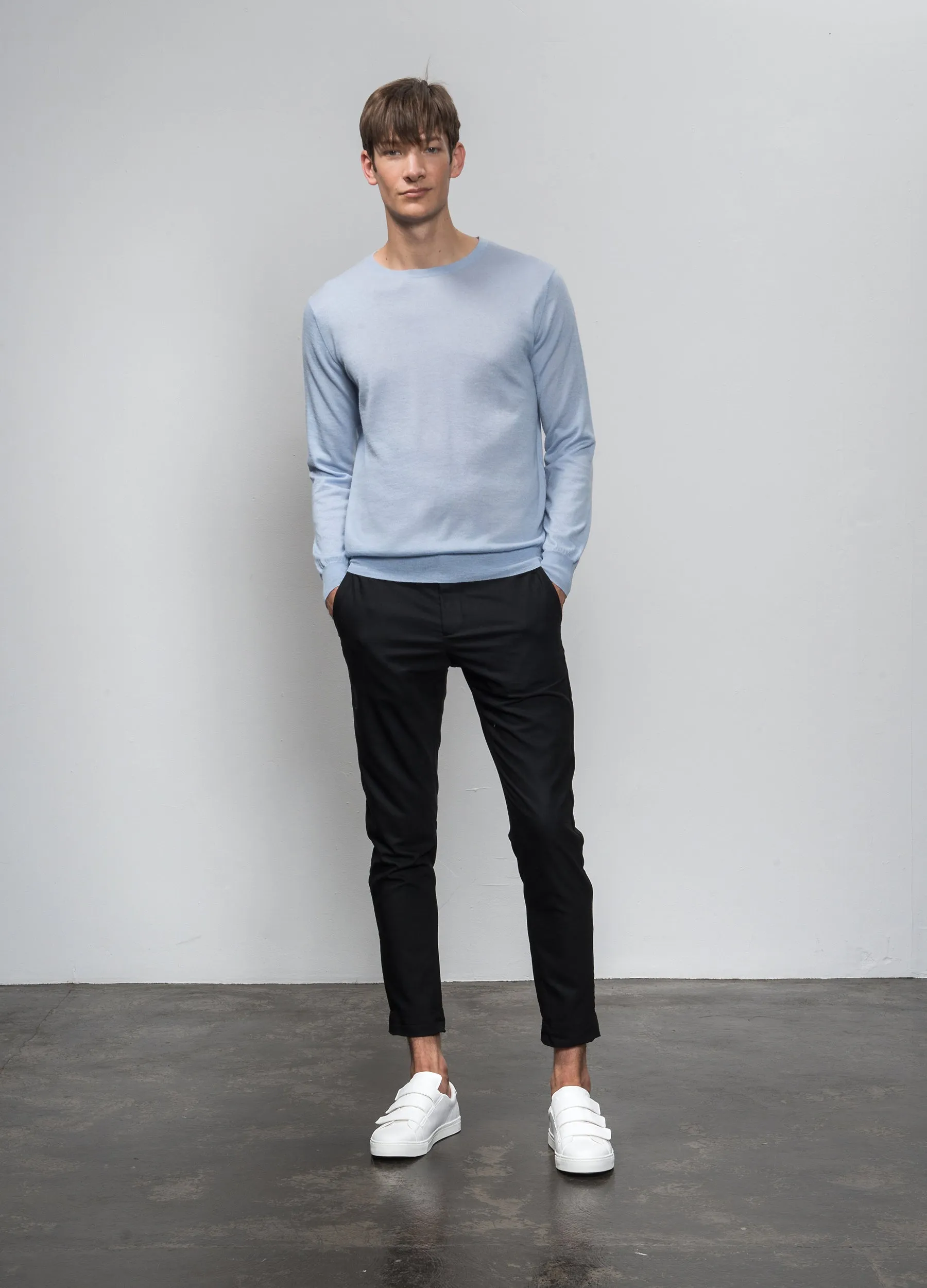 Men Lightweight Crew Neck_Whisper