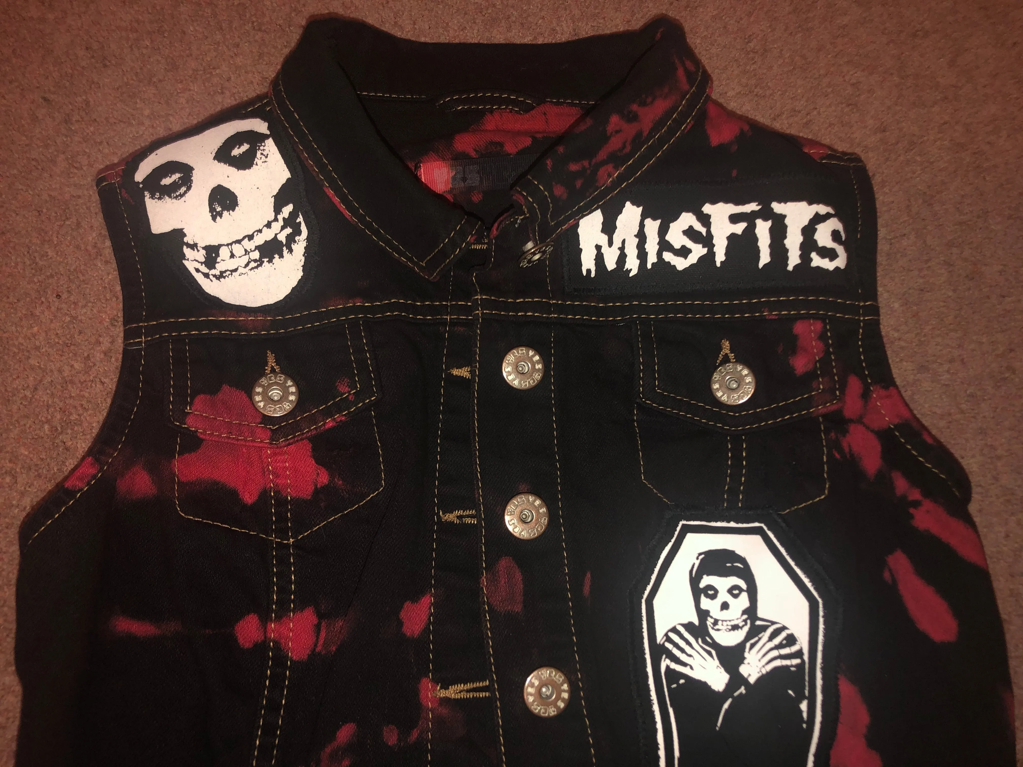 Misfits Fiend Club Punk Girls' Black 'n' Crimson (Ghost) Tie-Bleach Denim Cut-Off Jacket