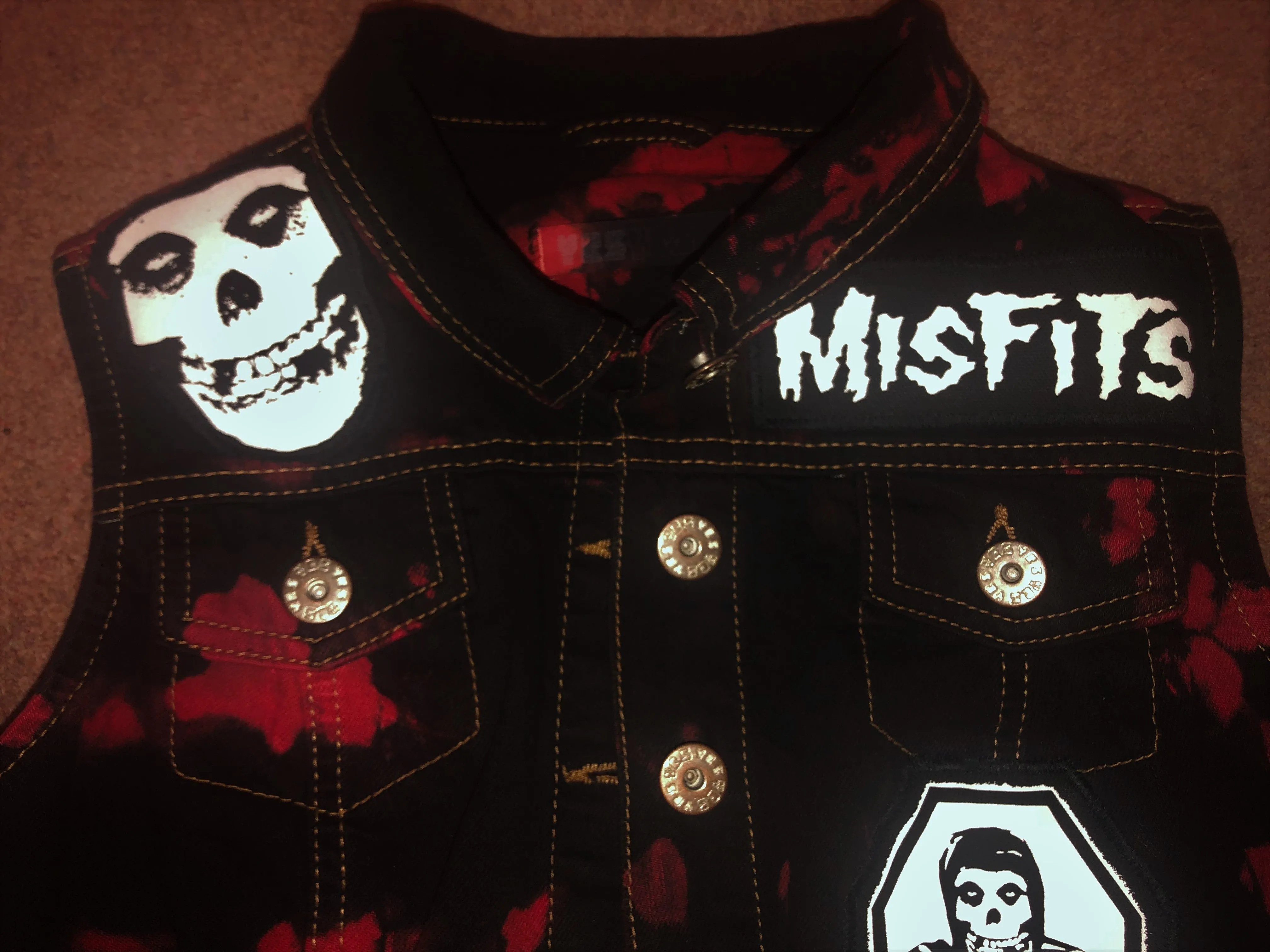 Misfits Fiend Club Punk Girls' Black 'n' Crimson (Ghost) Tie-Bleach Denim Cut-Off Jacket