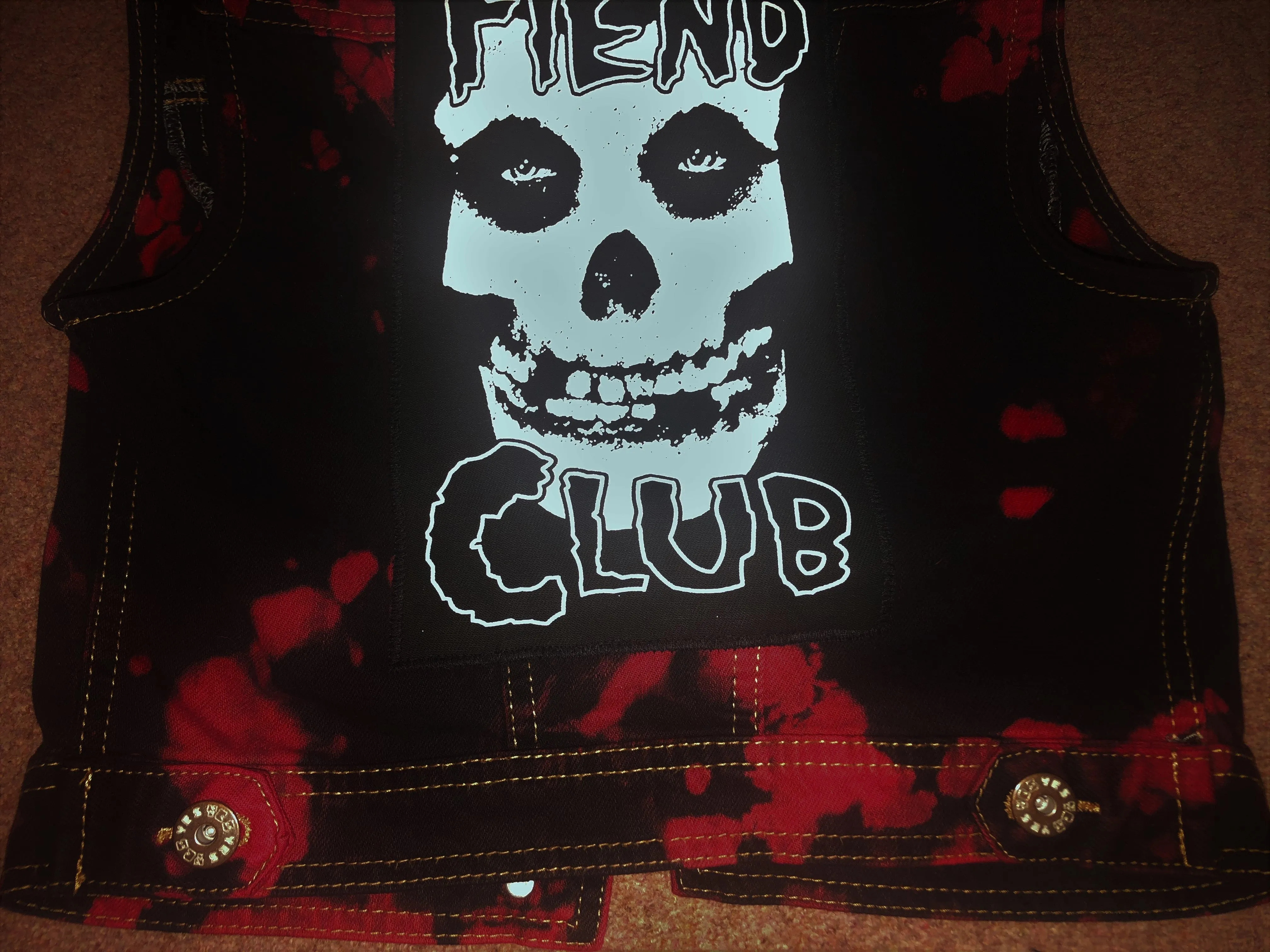 Misfits Fiend Club Punk Girls' Black 'n' Crimson (Ghost) Tie-Bleach Denim Cut-Off Jacket