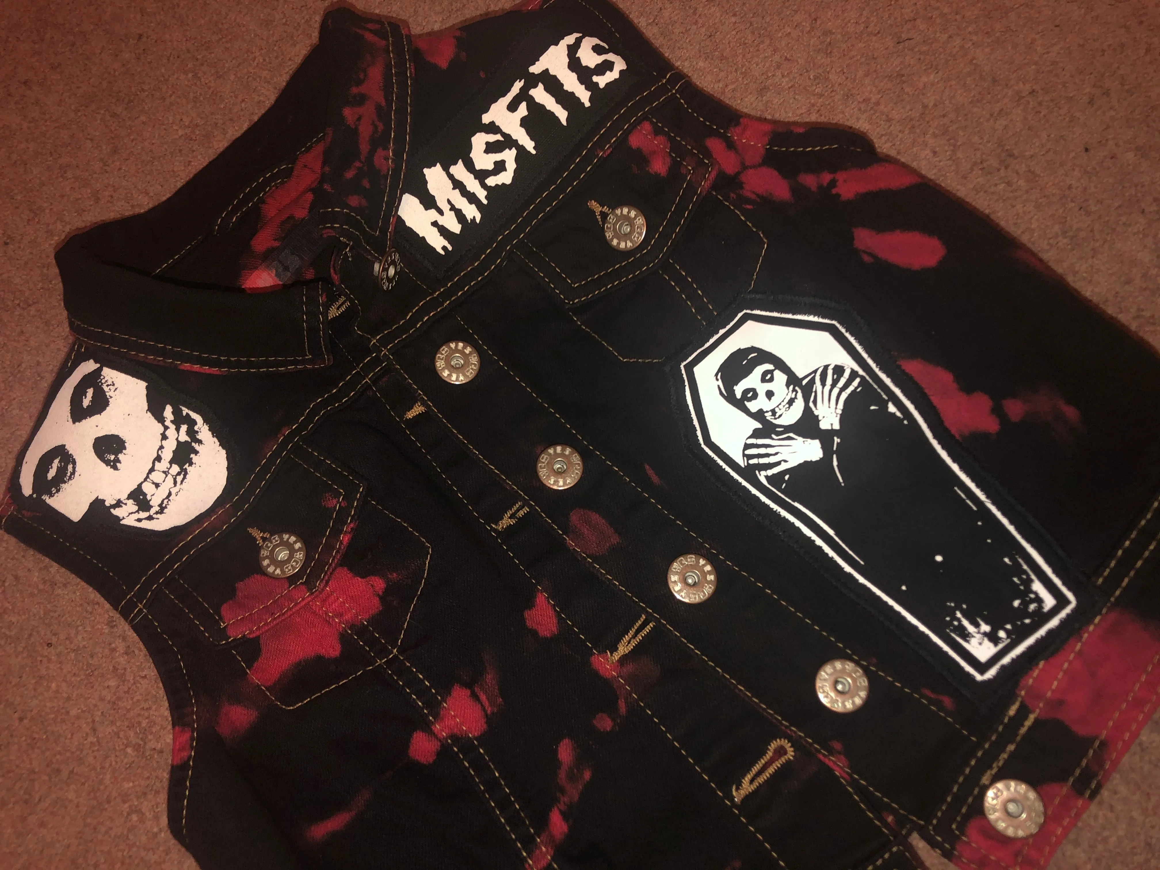 Misfits Fiend Club Punk Girls' Black 'n' Crimson (Ghost) Tie-Bleach Denim Cut-Off Jacket